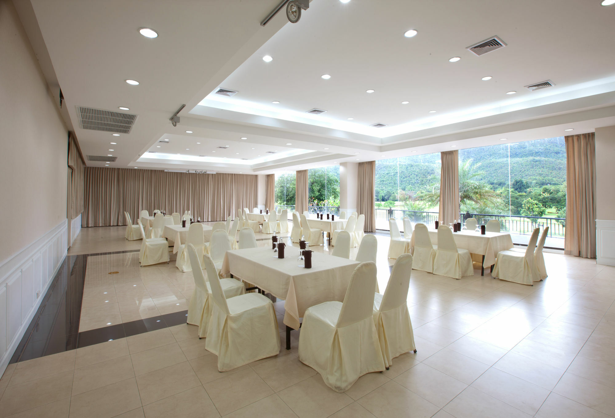 Alpine Golf Resort Chiang Mai Ban Huai Sai Nua Ngoại thất bức ảnh